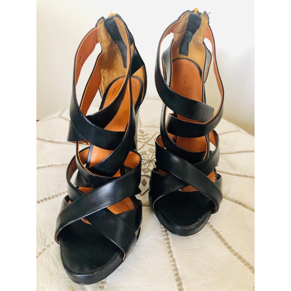 Pour La Victoire Tarissa Black Strappy Wedge